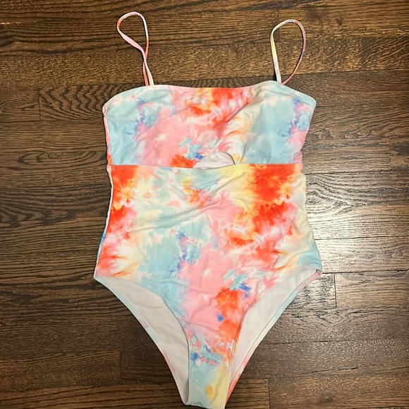 SHEIN Tie Dye Cut Out One-Piece Swimsuit - Picture 3 of 6